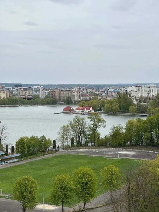 Продається 3-кімнатна квартира в ЖК Гідропарк