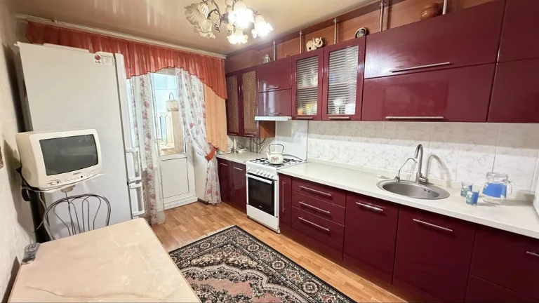 Продам простору 3к квартиру в районі вул. Захисників Миколає