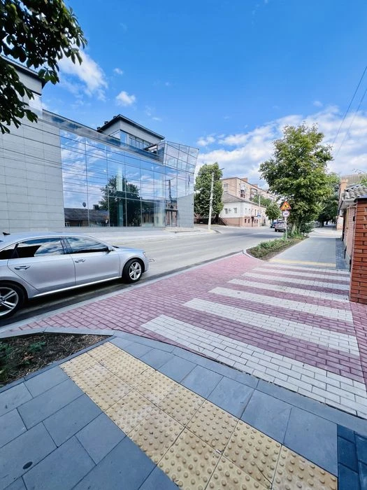 Продаж 3к квартири під житло або бізнес