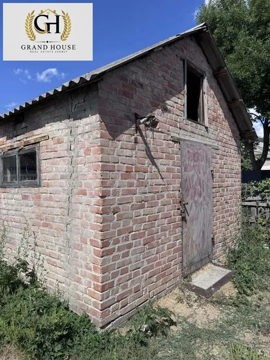Продам частину будинку з власним двором на Катранівці