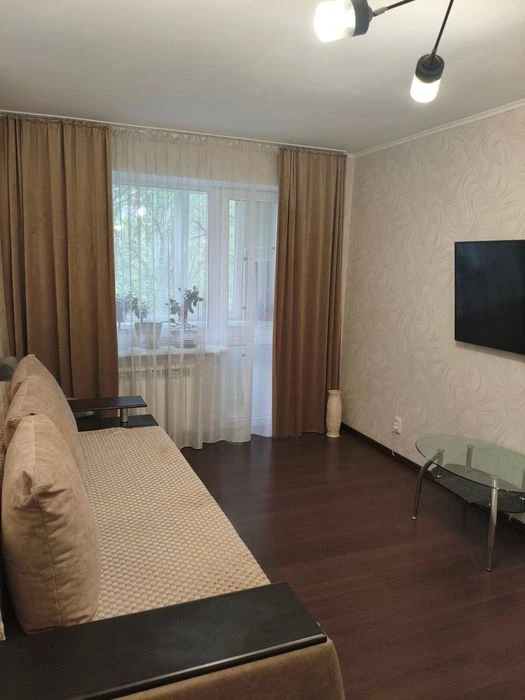 Продам квартиру на Космосі, власниця