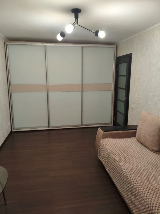 Продам квартиру на Космосі, власниця