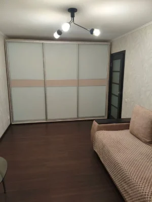 Продам квартиру на Космосі, власниця