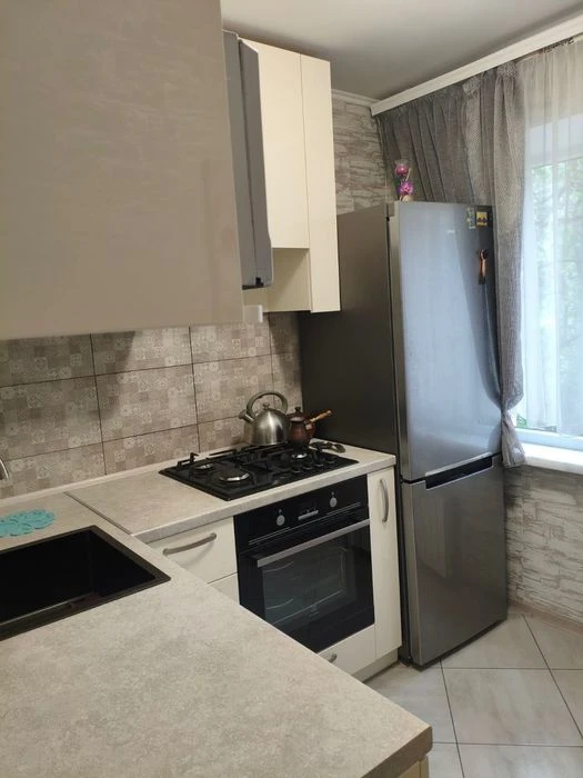 Продам квартиру на Космосі, власниця