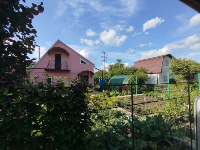 Продам дачний будинок в місті "Блакитні озера"