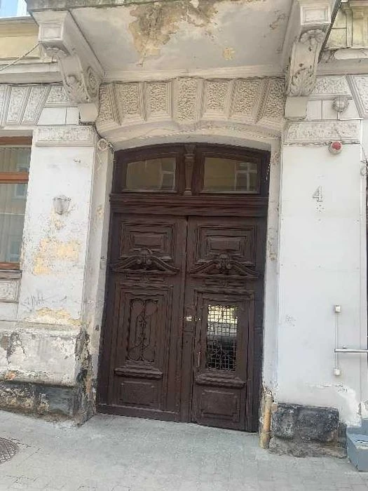 Продаж 1/4 частка квартири