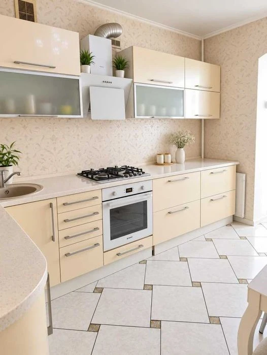 Продам большую квартиру в кирпичном доме 52 м с ремонтом Тит