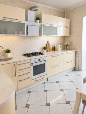 Продам большую квартиру в кирпичном доме 52 м с ремонтом Тит
