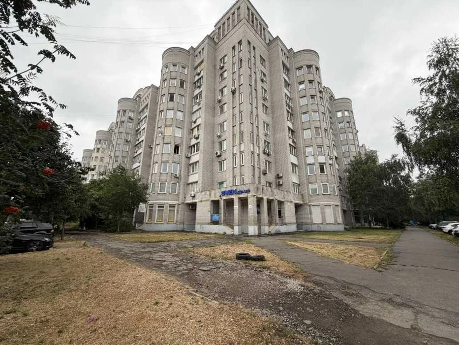 Продам большую квартиру в кирпичном доме 52 м с ремонтом Тит