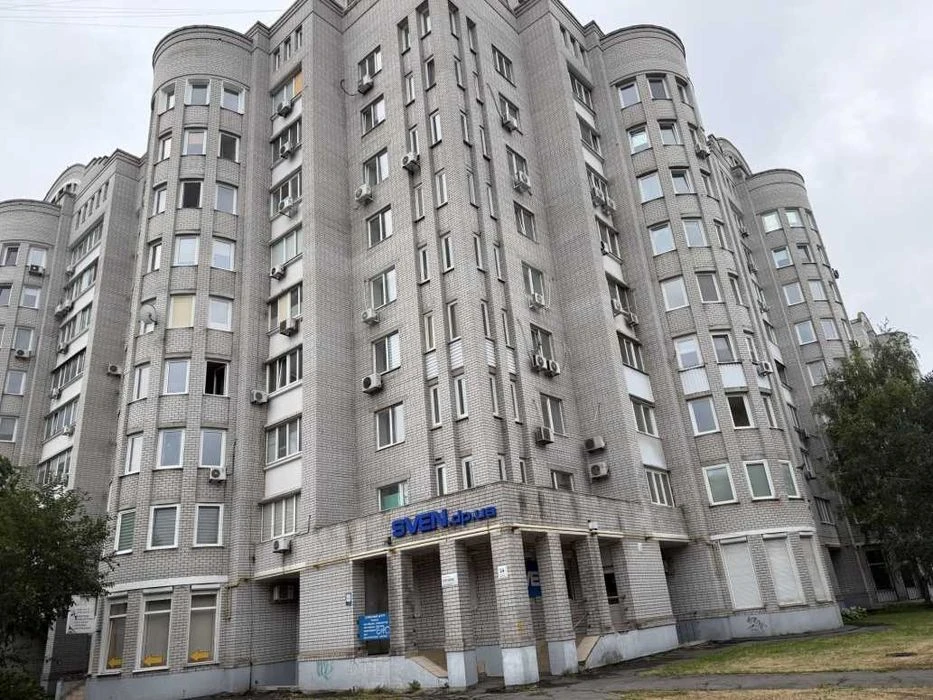 Продам большую квартиру в кирпичном доме 52 м с ремонтом Тит