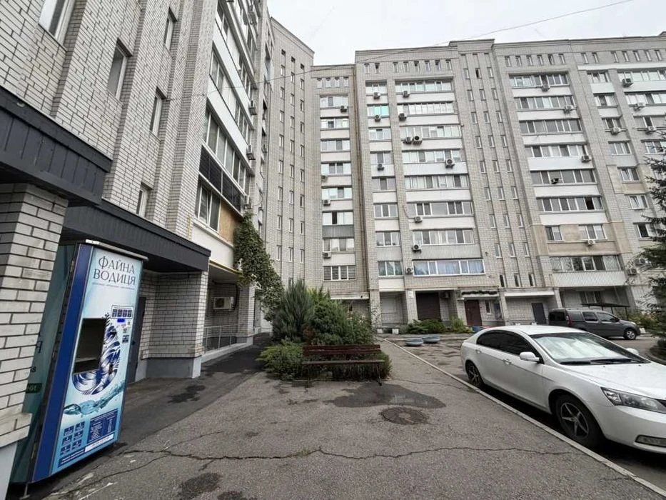 Продам большую квартиру в кирпичном доме 52 м с ремонтом Тит