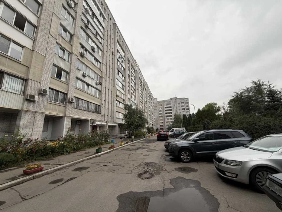 Продам большую квартиру в кирпичном доме 52 м с ремонтом Тит