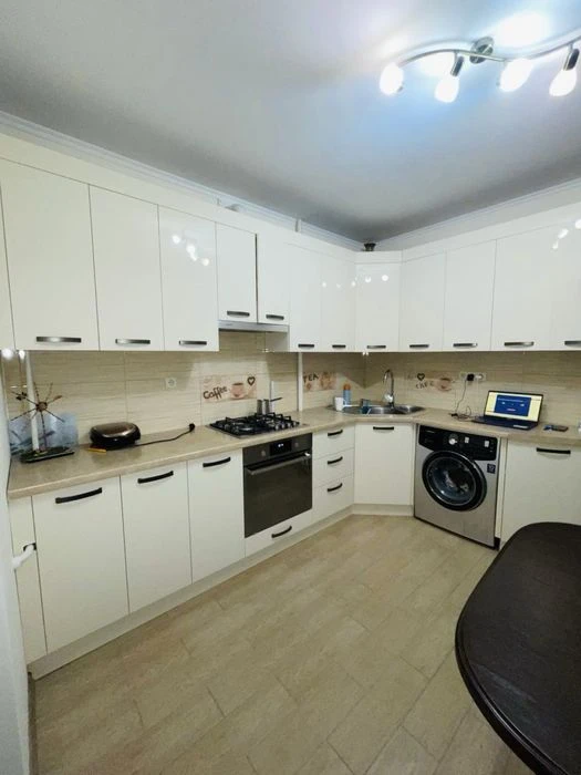 Продам 1-кімн квартиру біля VellesMall Каскад