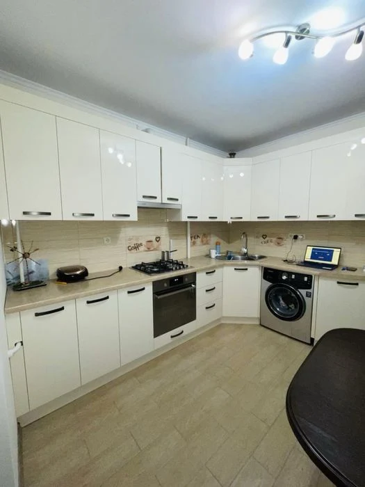 Продам 1-кімн квартиру біля VellesMall Каскад