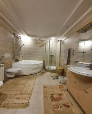 Продаж 4 кім. великогабаритної квартири  33 квартал