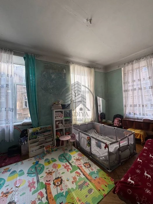 Продаж 3-кімнатної квартири на вул. Вітовського