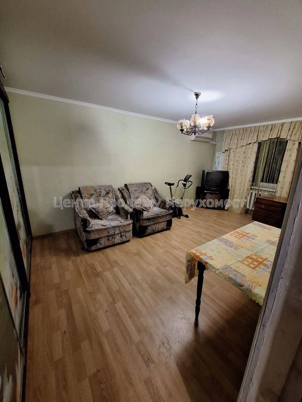 Продаж 2-кімн. квартири, 56. 5 м², 5/5 эт, Київ – чудовий ва