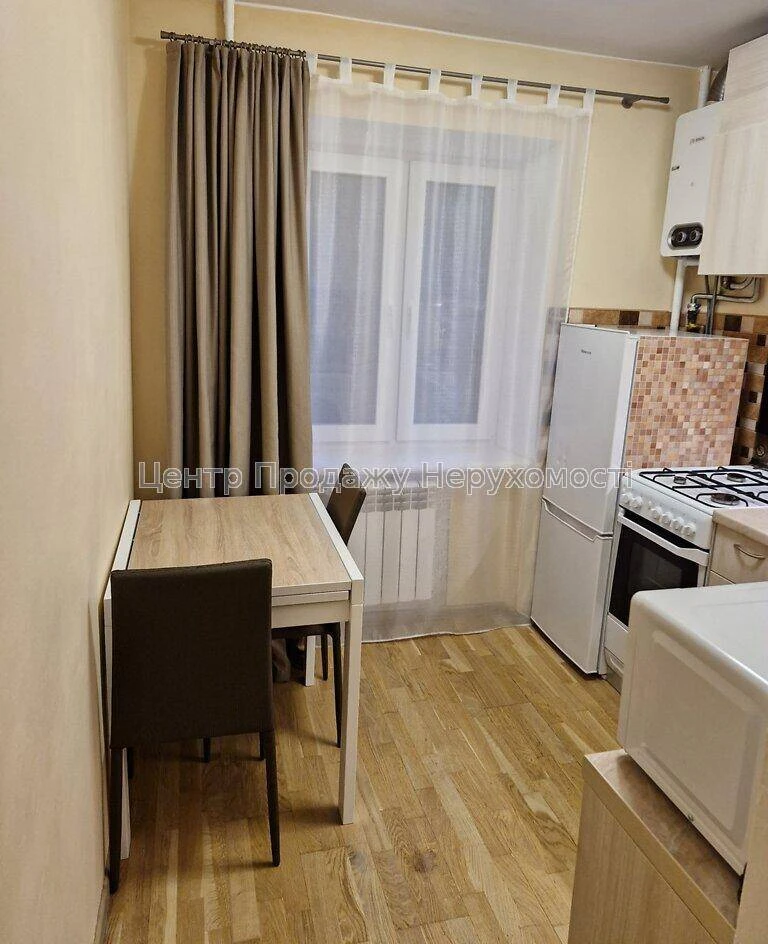 Продаж 2-кімн. квартири, 3/6 пов, 45 м², Київ – затишок та к