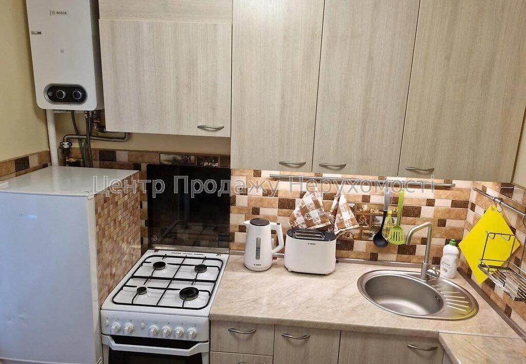 Продаж 2-кімн. квартири, 3/6 пов, 45 м², Київ – затишок та к