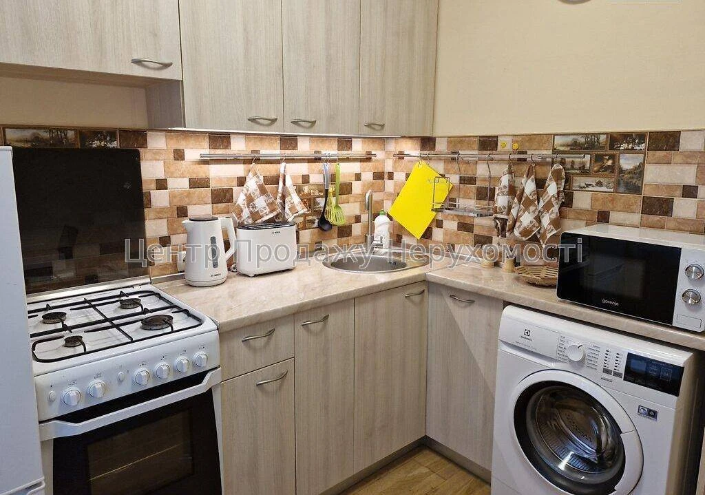 Продаж 2-кімн. квартири, 3/6 пов, 45 м², Київ – затишок та к