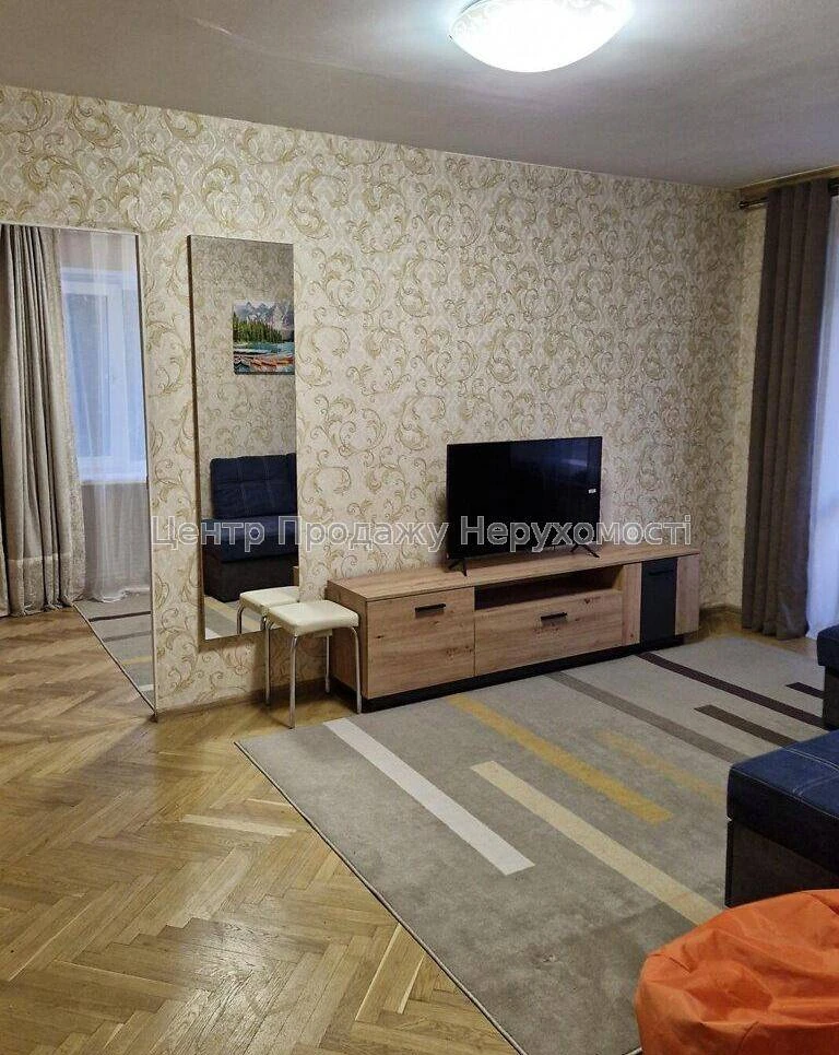 Продаж 2-кімн. квартири, 3/6 пов, 45 м², Київ – затишок та к