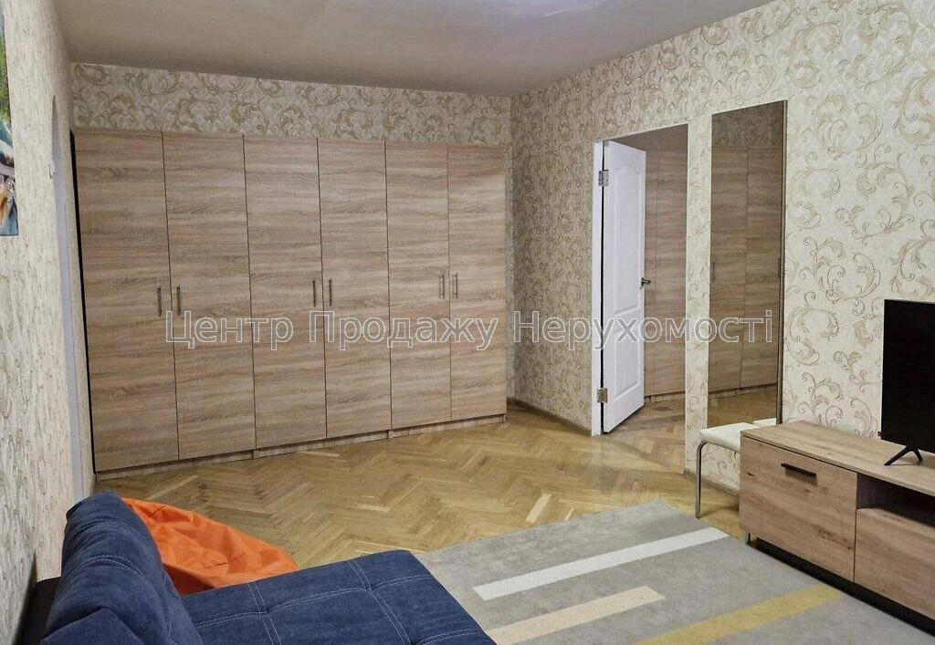 Продаж 2-кімн. квартири, 3/6 пов, 45 м², Київ – затишок та к
