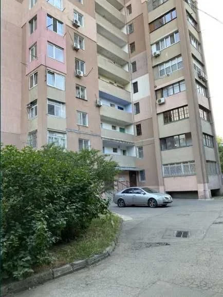 Продам 1-комнатную квартиру на ул. Небесной сотни / Сыты Цен