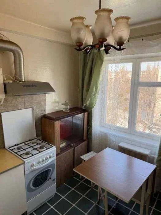 For sale 3-room apartment. Evgeny Konovalets st. 35, 65 sq. m. is renovated