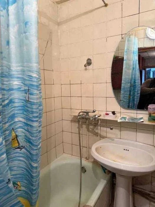 For sale 3-room apartment. Evgeny Konovalets st. 35, 65 sq. m. is renovated