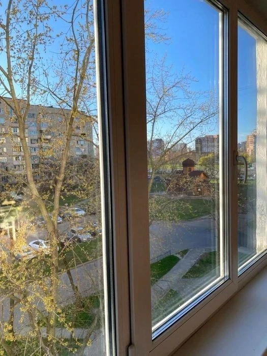 1-room apartment for sale on Roman Shukhevych Avenue. Ky