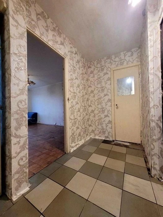 1-room apartment for sale on Roman Shukhevych Avenue. Ky