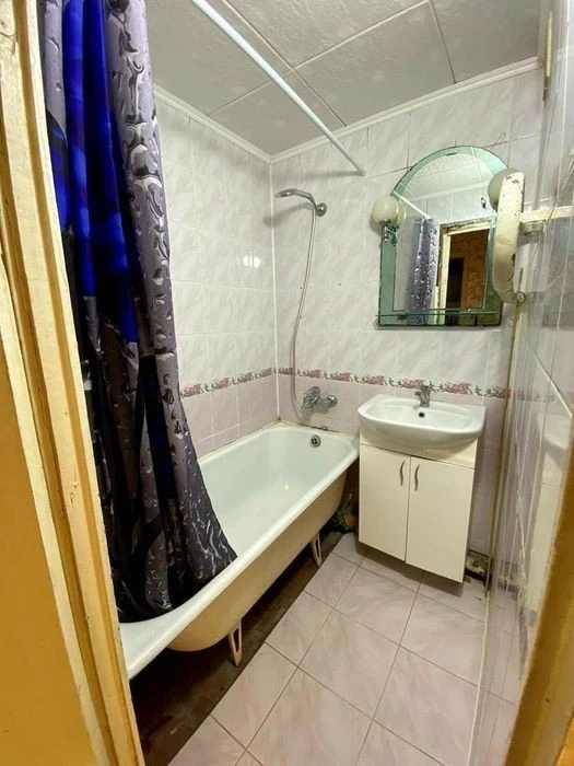 1-room apartment for sale on Roman Shukhevych Avenue. Ky