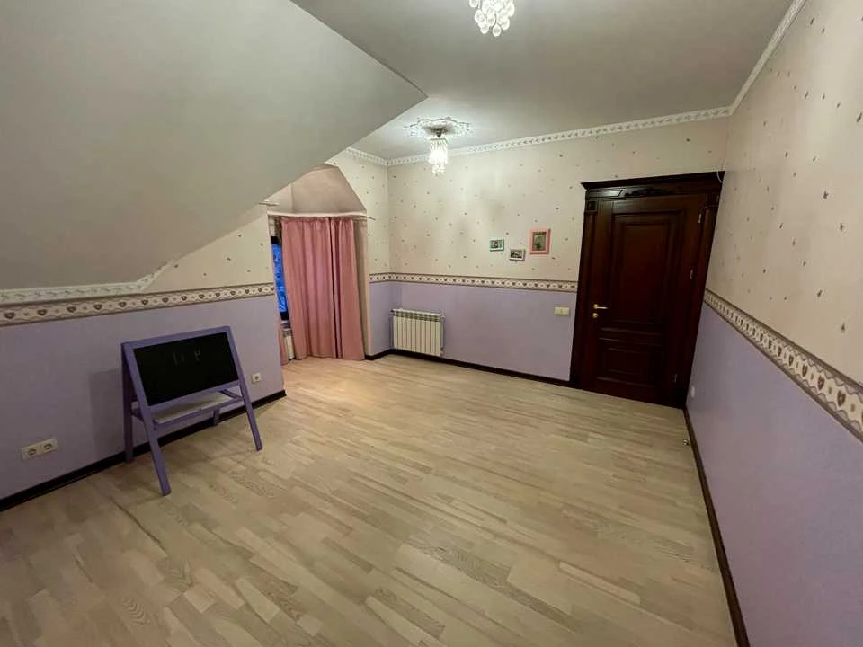 Будинок. Київ, Бориславська вул.