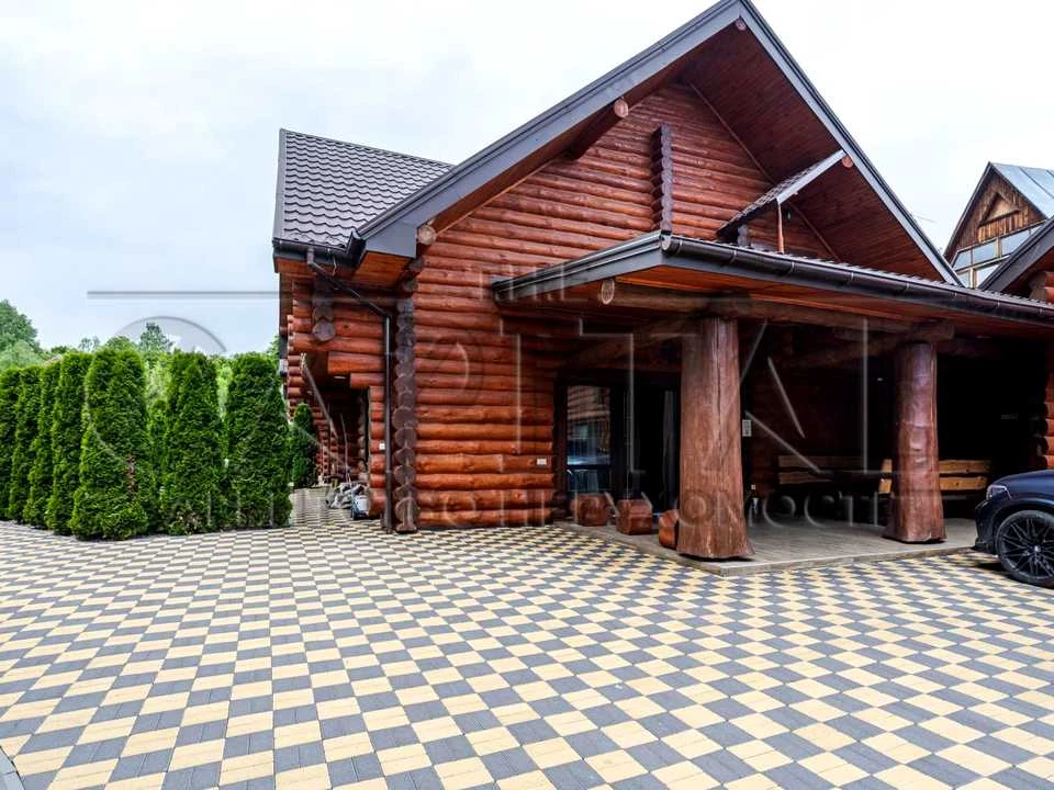 Будинок. Київ, Квітки-Основ'яненка вул.
