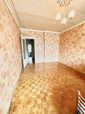 Продам двухуровневую 3к квартиру низ проспекта Поля Антонови