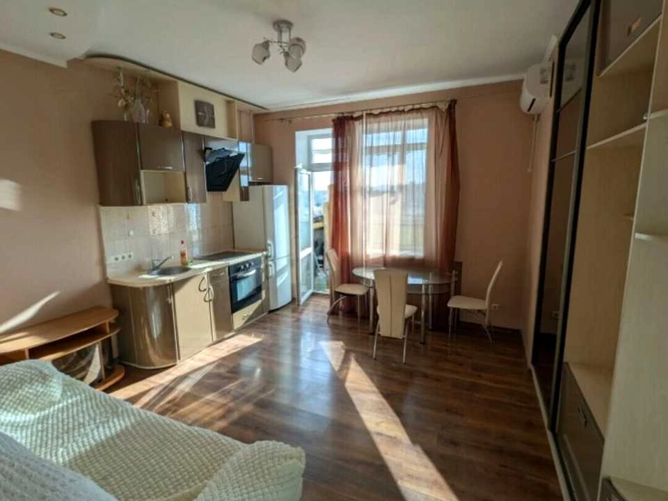 Apartment. Kharkiv, Peremohy Avenue.