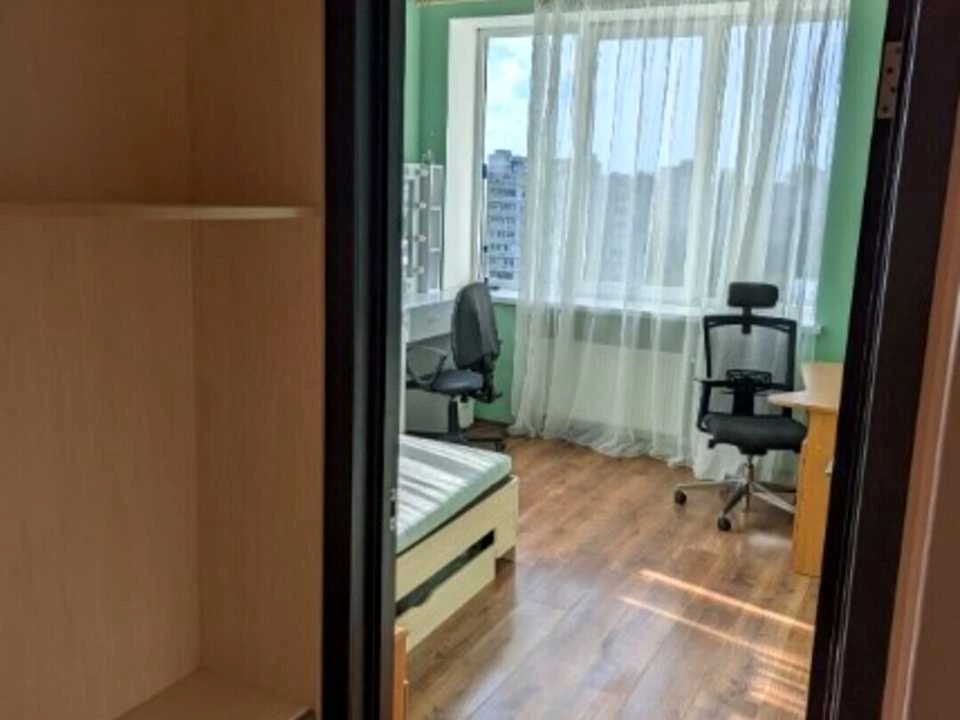 Apartment. Kharkiv, Peremohy Avenue.