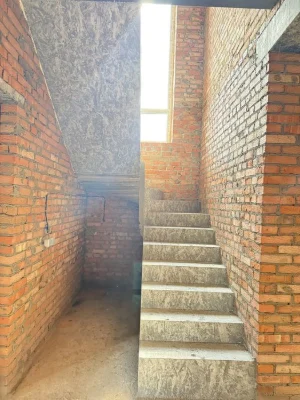 Таунхаус з центральною каналізацією.