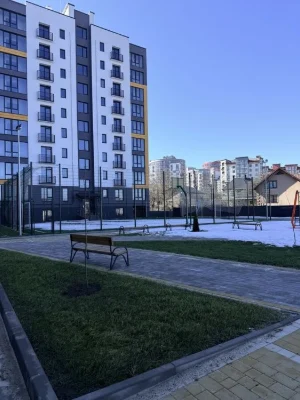 Продаж квартири в зданій новобудові.