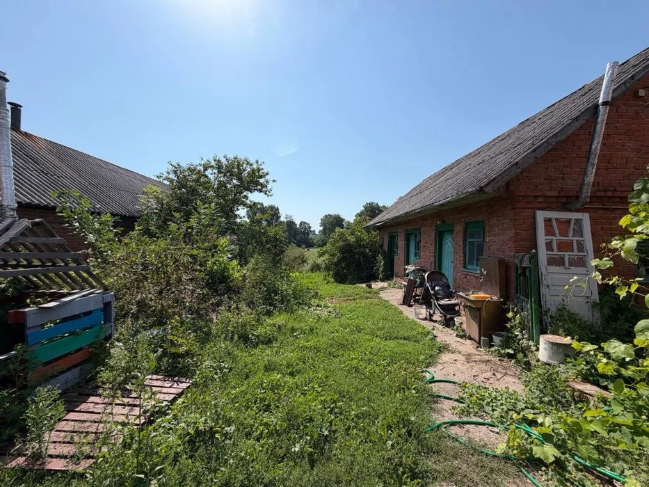 Продаж будинку цегляний