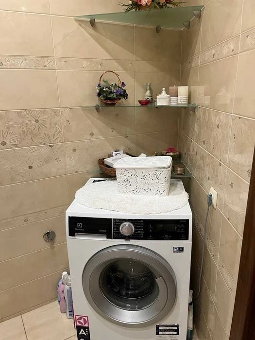 Продаж 3 кім. кв. просп. Науки. В будинку своя котельня. Ген