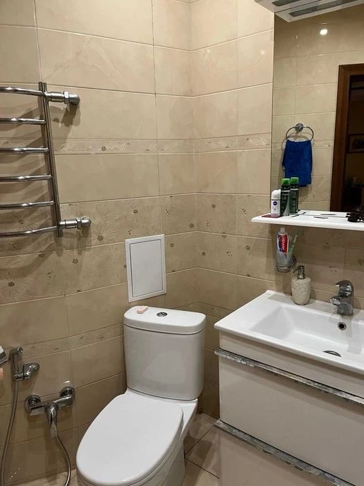 Продаж 3 кім. кв. просп. Науки. В будинку своя котельня. Ген