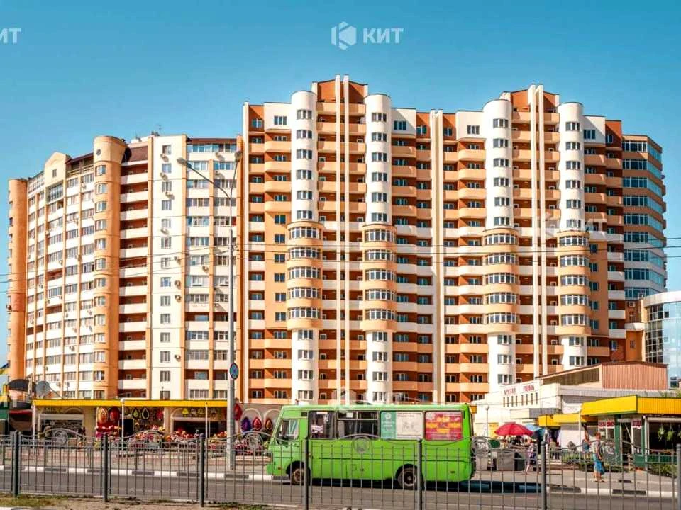 Apartment. Kharkiv, Peremohy Avenue.