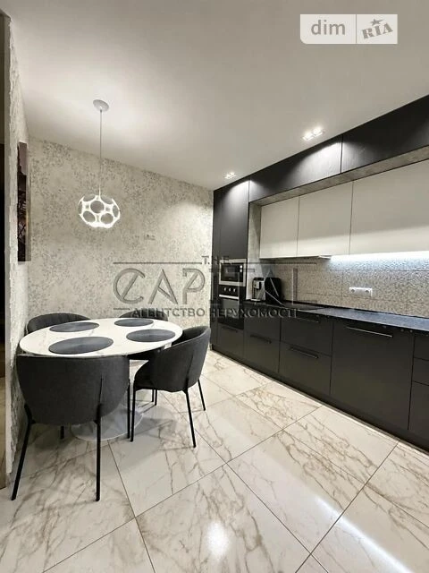Продаж 3к квартири 91.9 кв. м на вул. Софії Русової 5 • ID 3