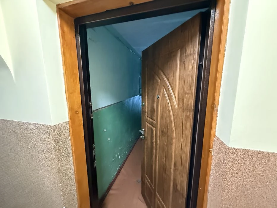 Продається велика 1кімнатна квартира,кухня-студія+підвал