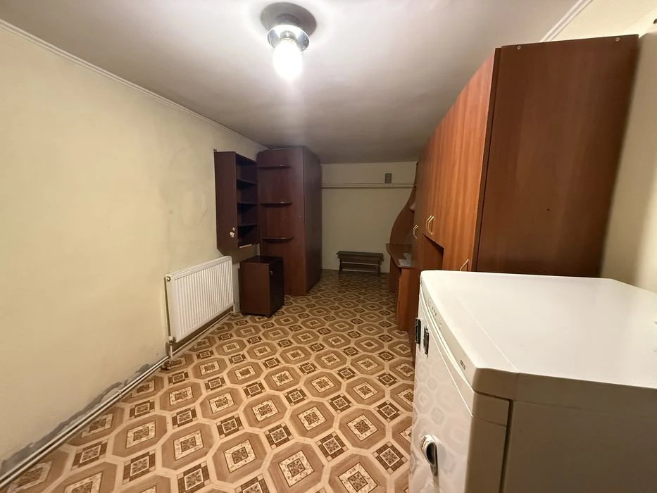 Продається велика 1кімнатна квартира,кухня-студія+підвал