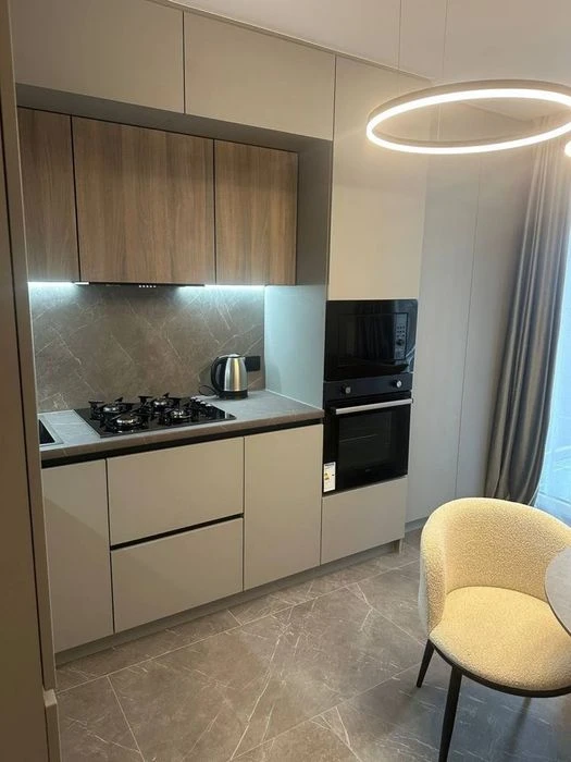 Продаж дизайнерської 1-кімнатної квартири в ЖК Family Plaza