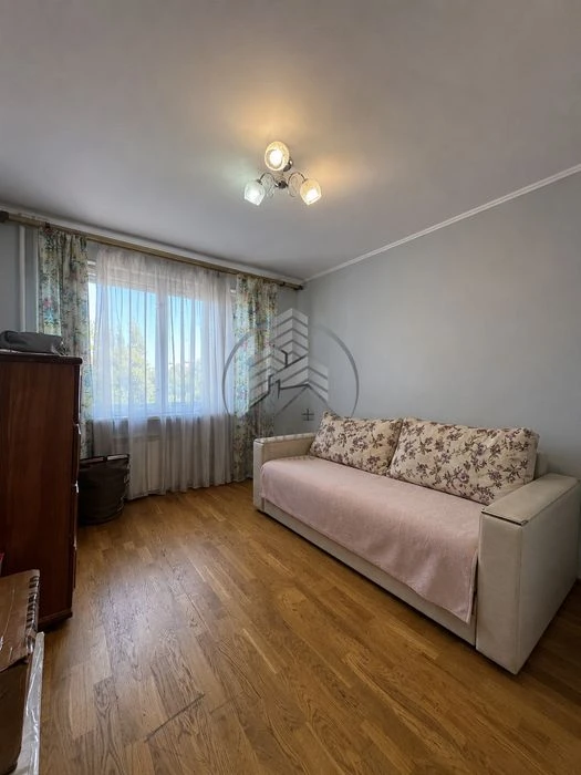 Продаж 3-кімнатної квартири на вул. Науковій.