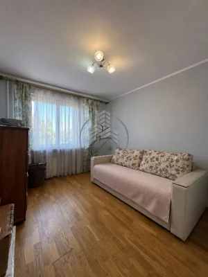 Продаж 3-кімнатної квартири на вул. Науковій.