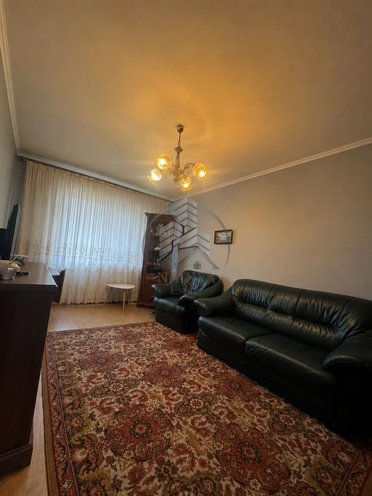 Продаж 3-кімнатної квартири на вул. Науковій.